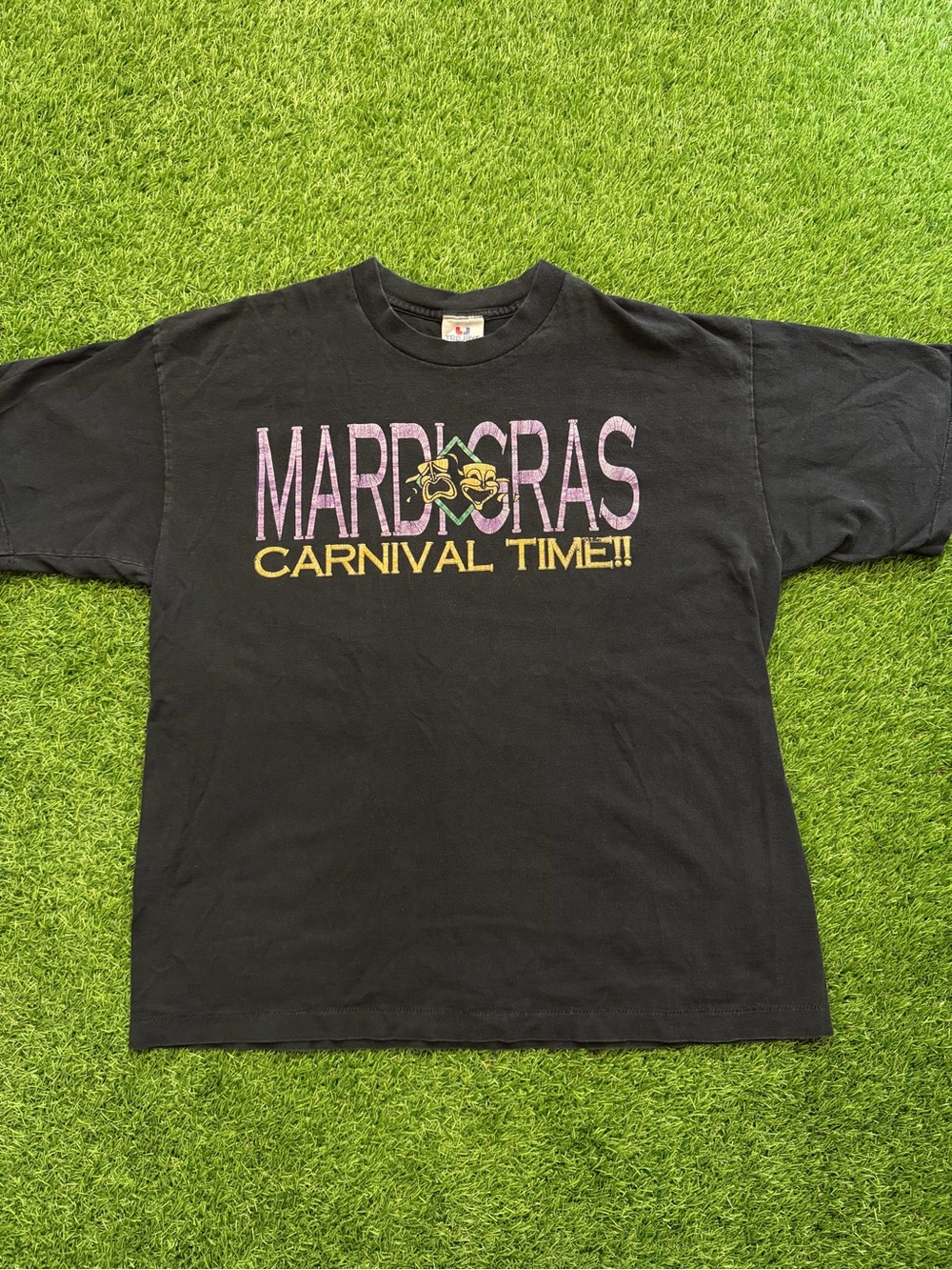 Vintage 90s Tee Jays MARDIGRAS short sleeve T-shirt